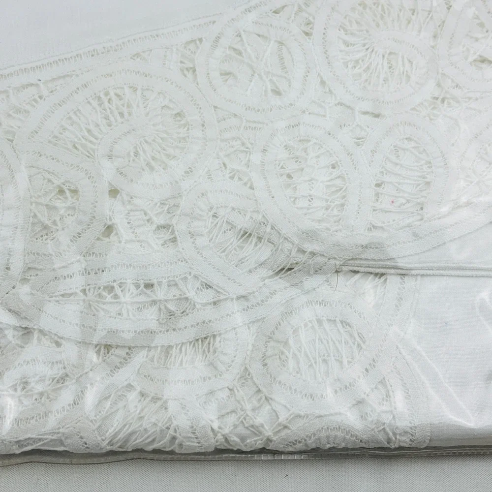Batten Lace Tablecloth‎ 72